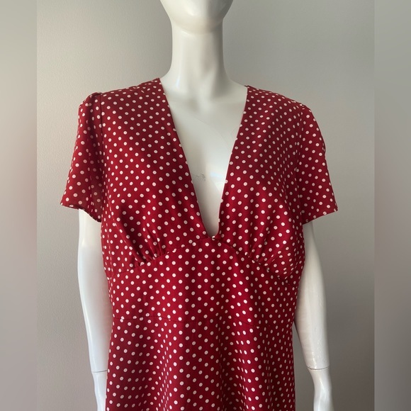 Showpo red and white polka dot dress with fabric tie  Size 20 - Picture 4 of 15